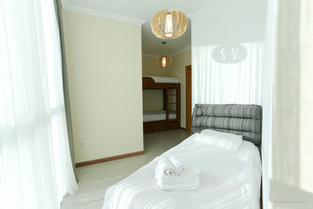 FAMILY SUITE (3)